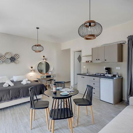 Guesthouse Eri Kini Zewnętrze zdjęcie