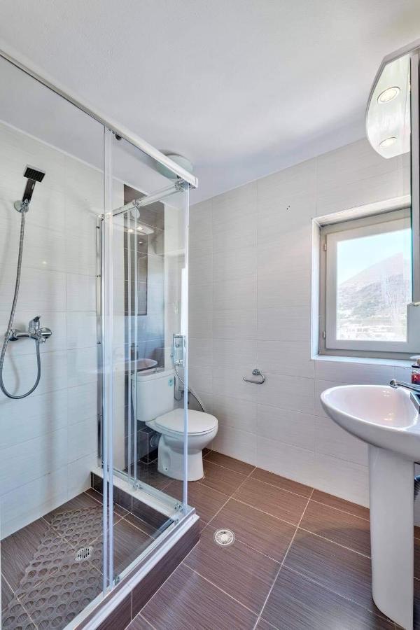 Guesthouse Eri Kini Zewnętrze zdjęcie